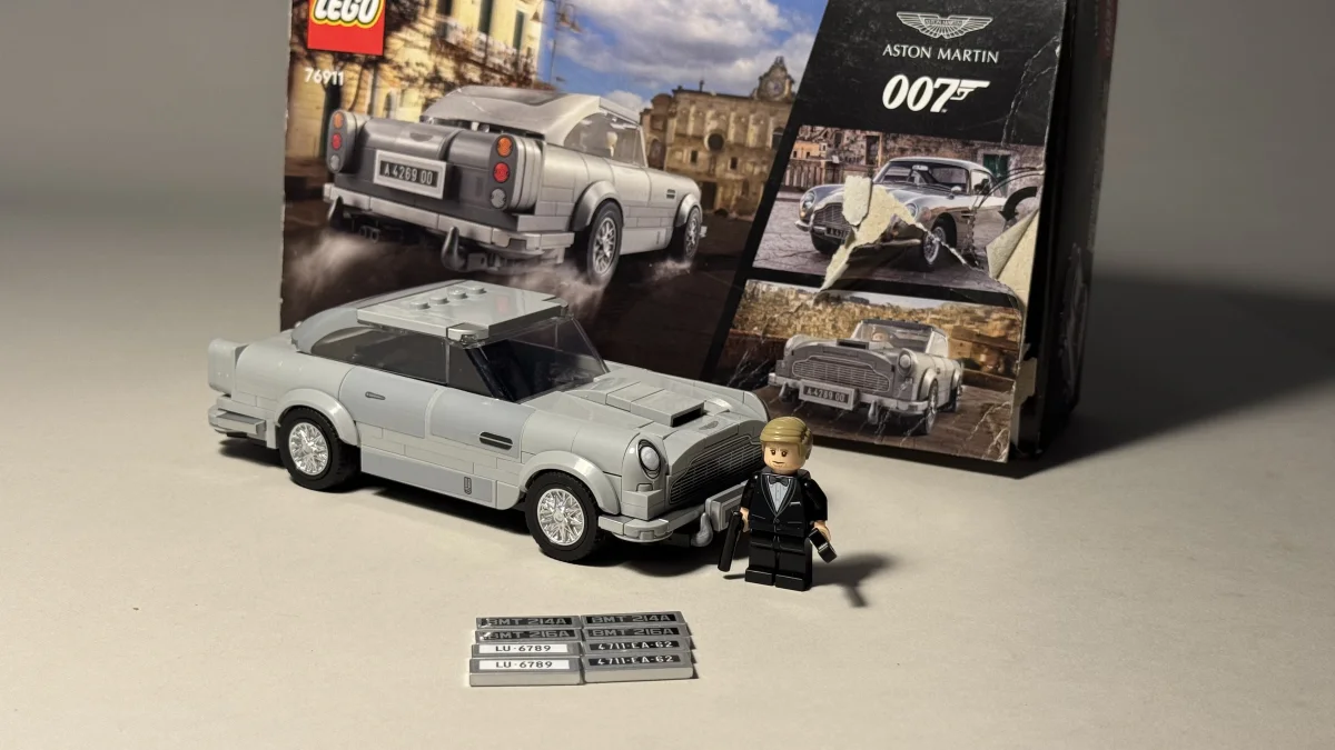 James Bond Aston Martin DB5 LEGO Speed Champions model additional image 12 thumbnail