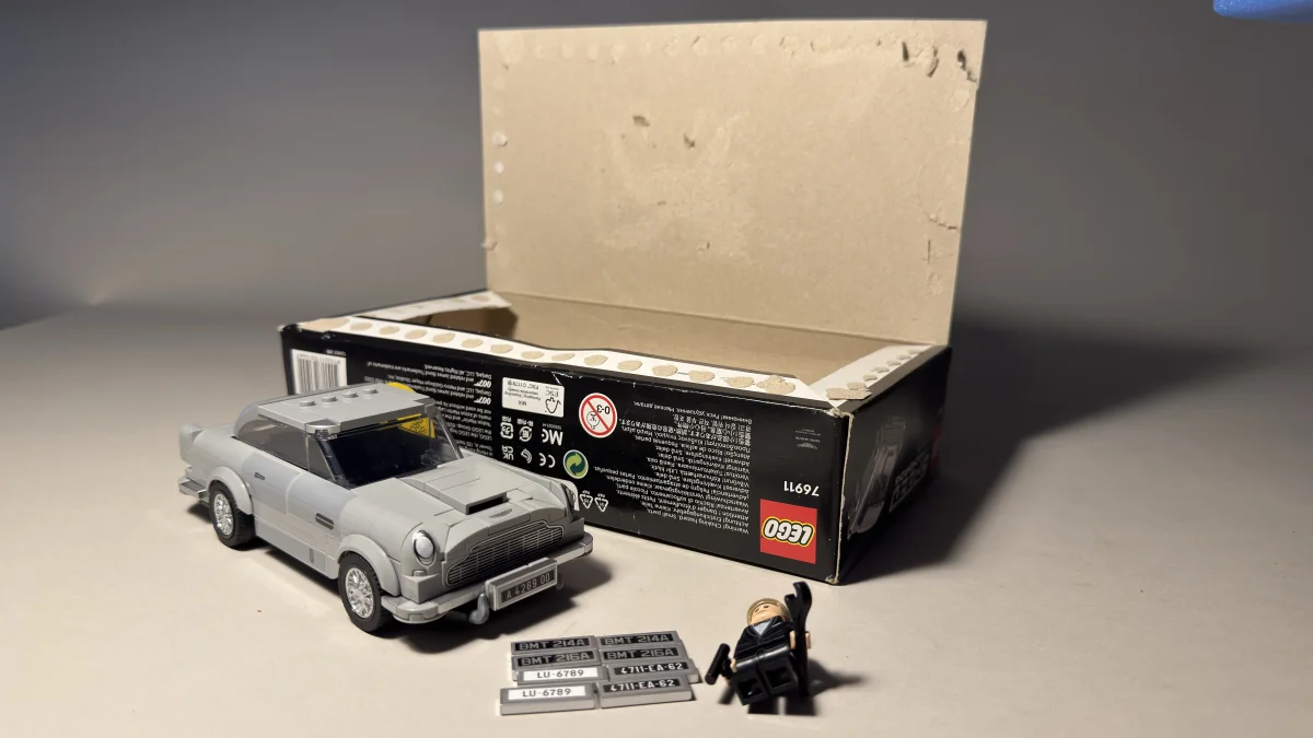 James Bond Aston Martin DB5 LEGO Speed Champions model additional image 14 thumbnail