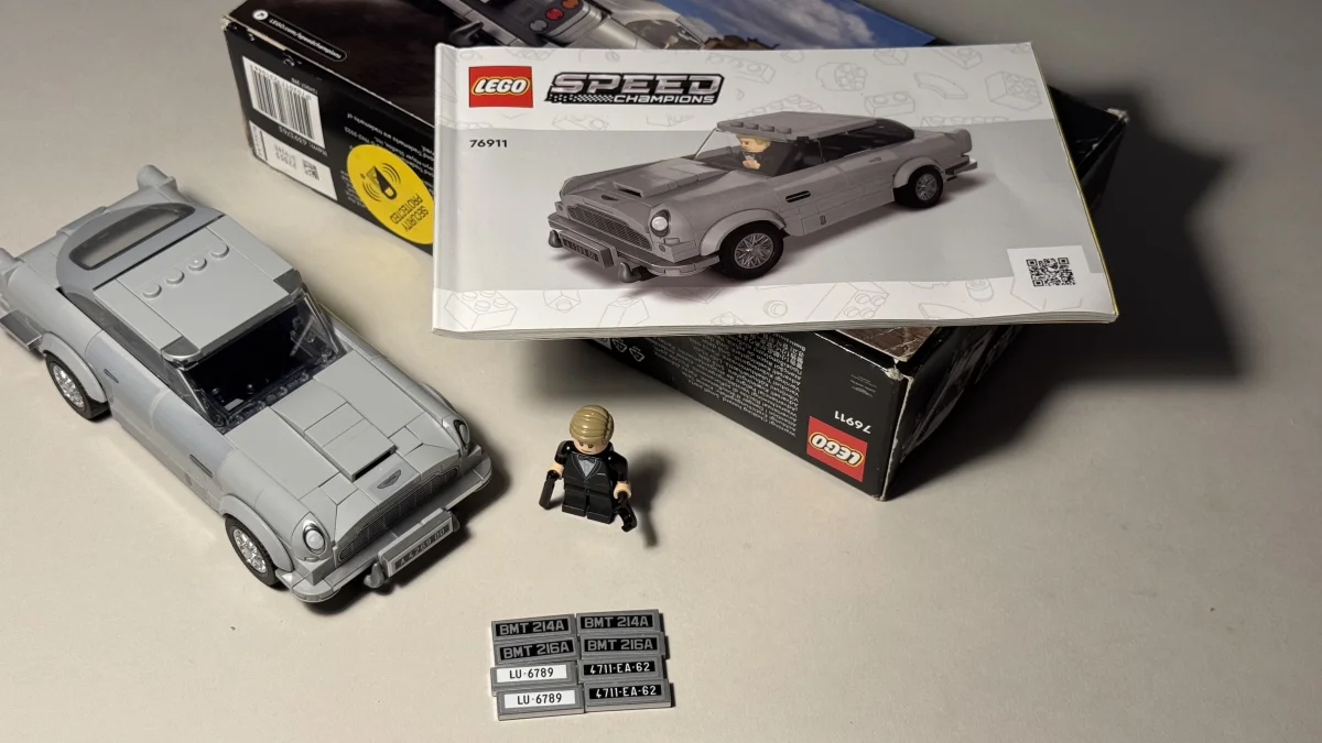 James Bond Aston Martin DB5 LEGO Speed Champions model additional image 15 thumbnail