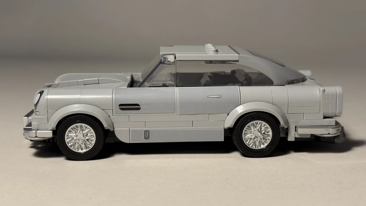 James Bond Aston Martin DB5 LEGO Speed Champions model additional image 3 thumbnail