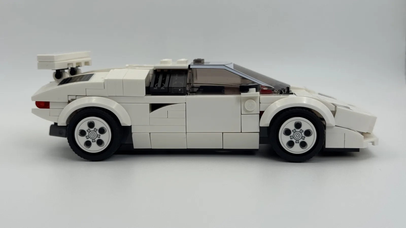 Lamborghini Countach LEGO Speed Champions model additional image 7 thumbnail