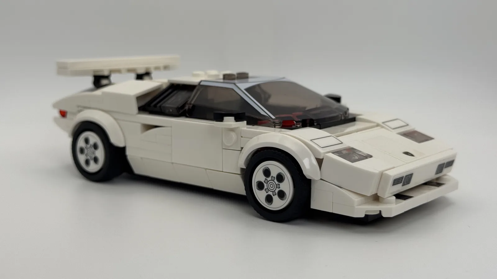 Lamborghini Countach LEGO Speed Champions model main image