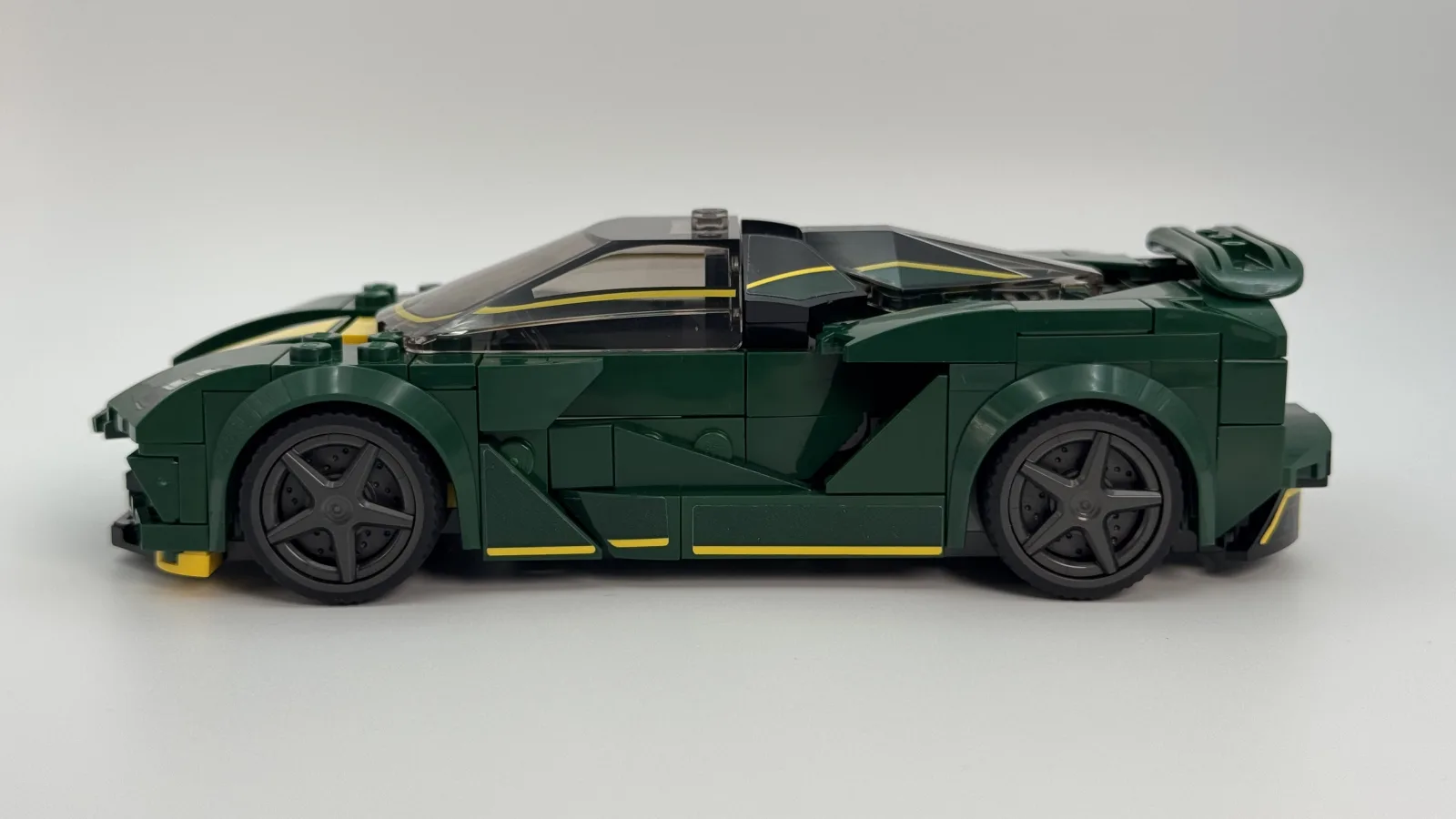 LEGO Speed Champions 76907 Lotus Evija additional image 3 thumbnail
