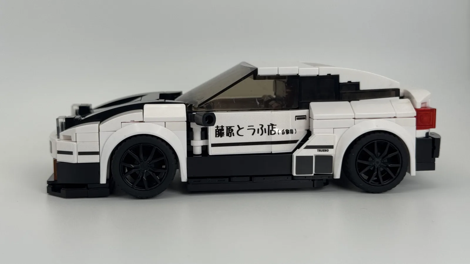 Toyota Sprinter Trueno AE86 (Initial D) additional image 3 thumbnail