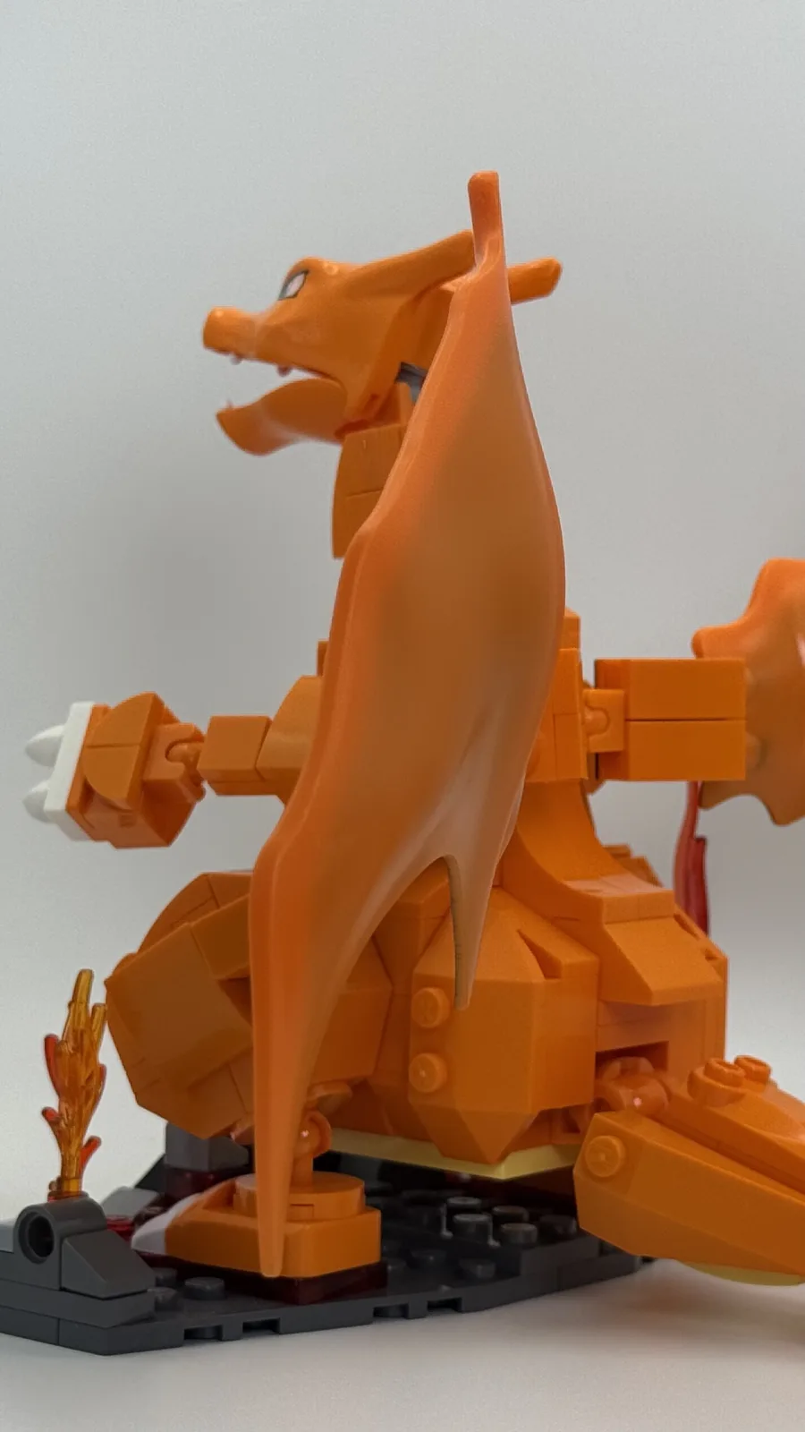 Pokemon Charizard Brick-Built Display Model additional image 7 thumbnail