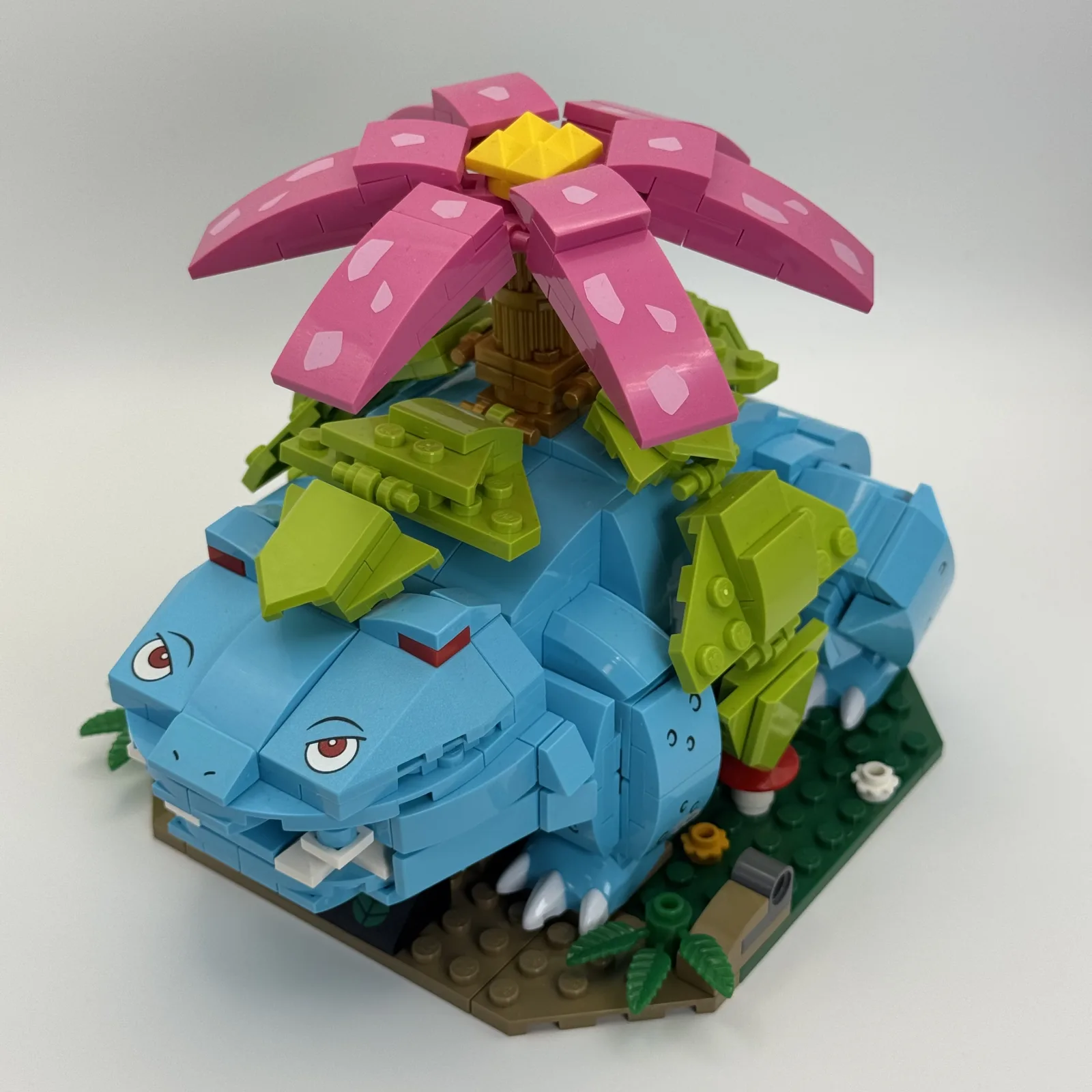 Pokemon Venusaur Brick-Built Display Model additional image 13 thumbnail