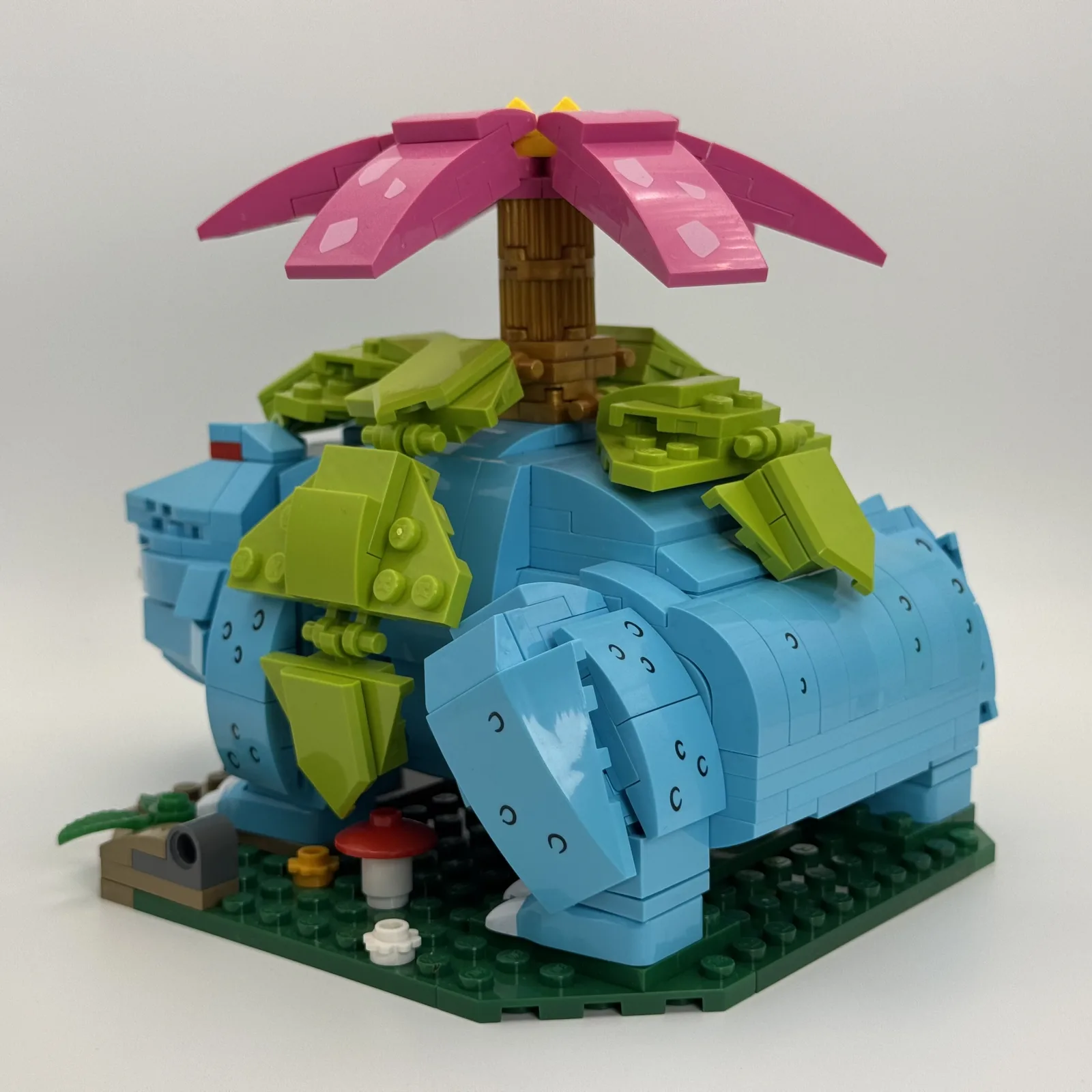 Pokemon Venusaur Brick-Built Display Model additional image 4 thumbnail