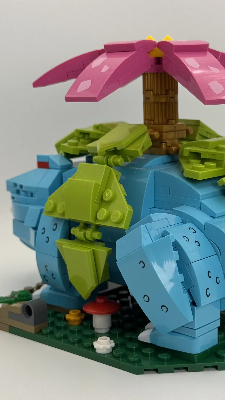 Pokemon Venusaur Brick-Built Display Model additional image 5 thumbnail