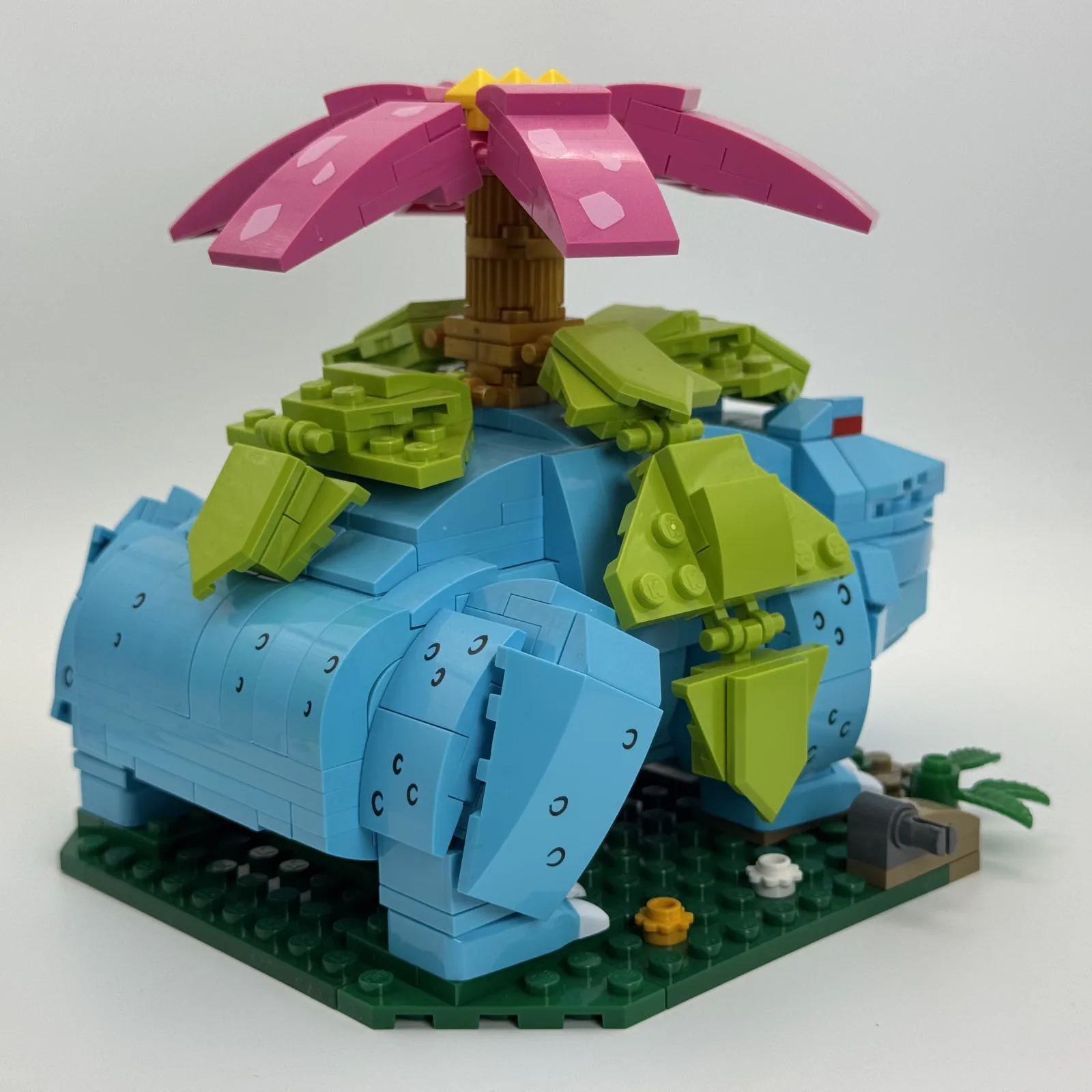 Pokemon Venusaur Brick-Built Display Model additional image 7 thumbnail