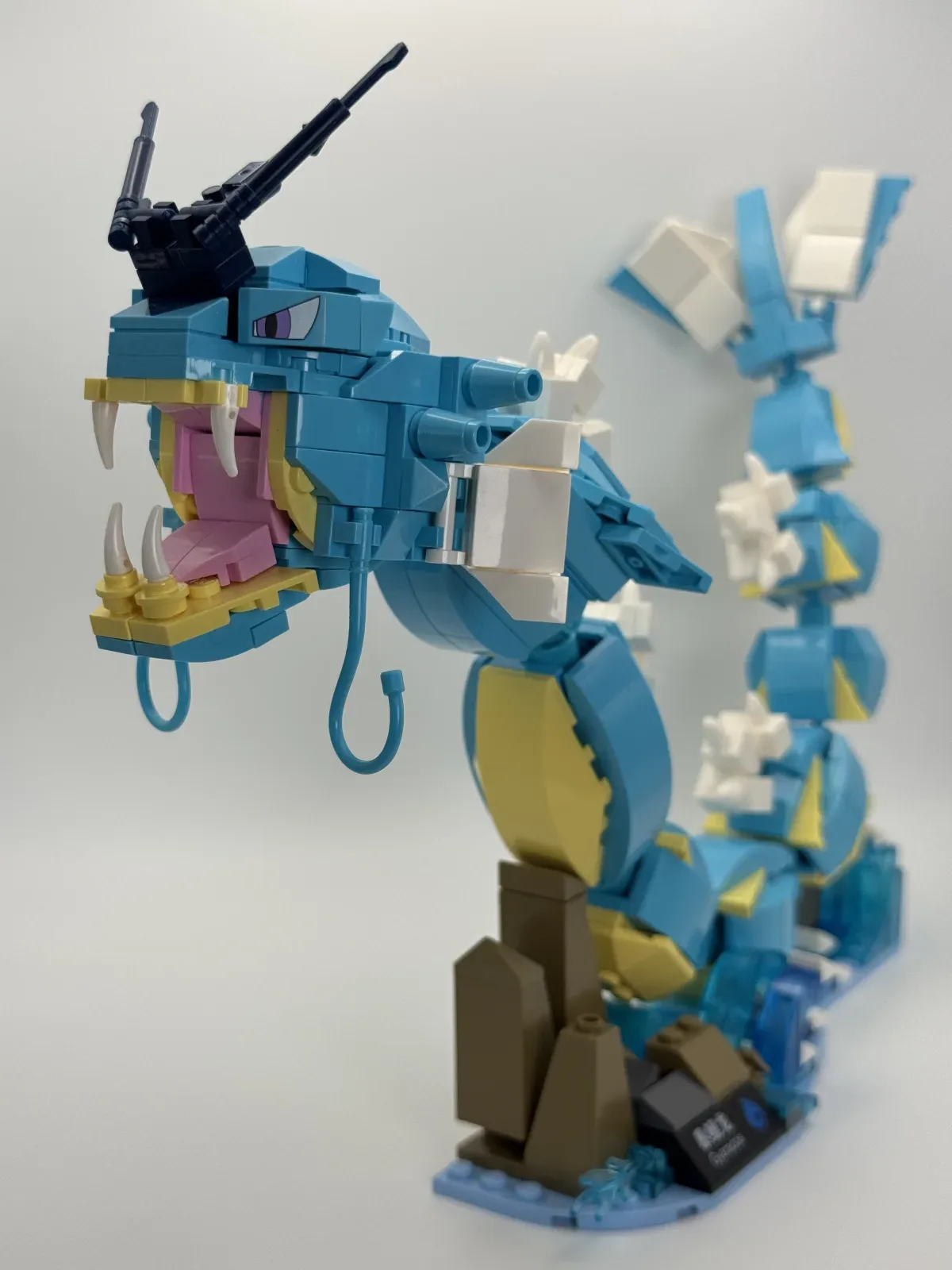 Pokemon Gyarados Brick-Built Display Model additional image 12 thumbnail