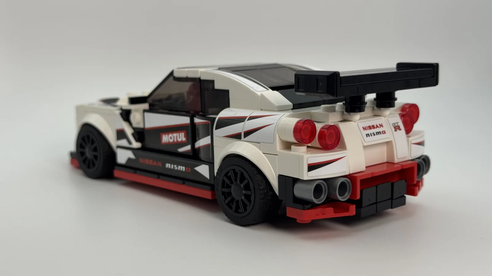 LEGO Speed Champion 76896 Nissan GT-R Nismo additional image 4 thumbnail