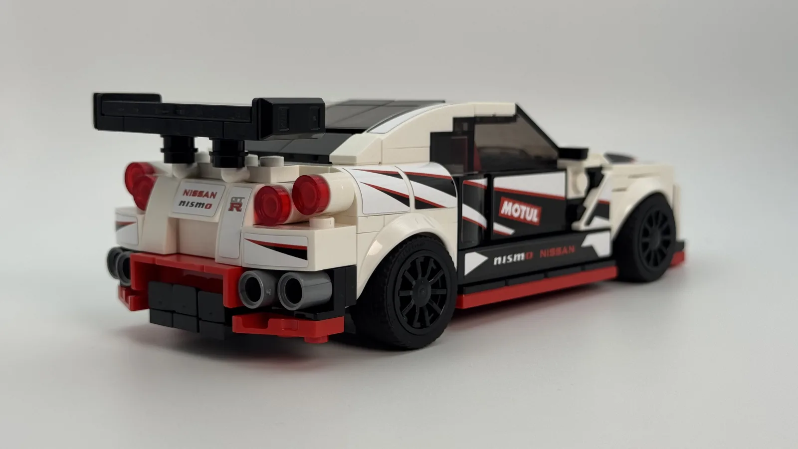 LEGO Speed Champion 76896 Nissan GT-R Nismo additional image 6 thumbnail