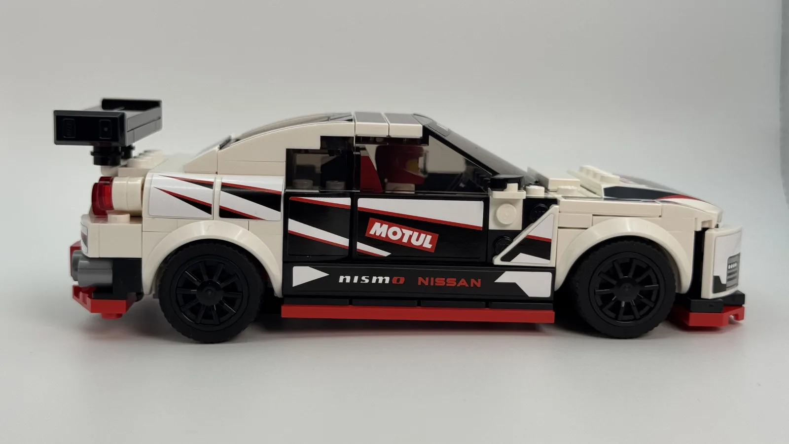 LEGO Speed Champion 76896 Nissan GT-R Nismo additional image 7 thumbnail