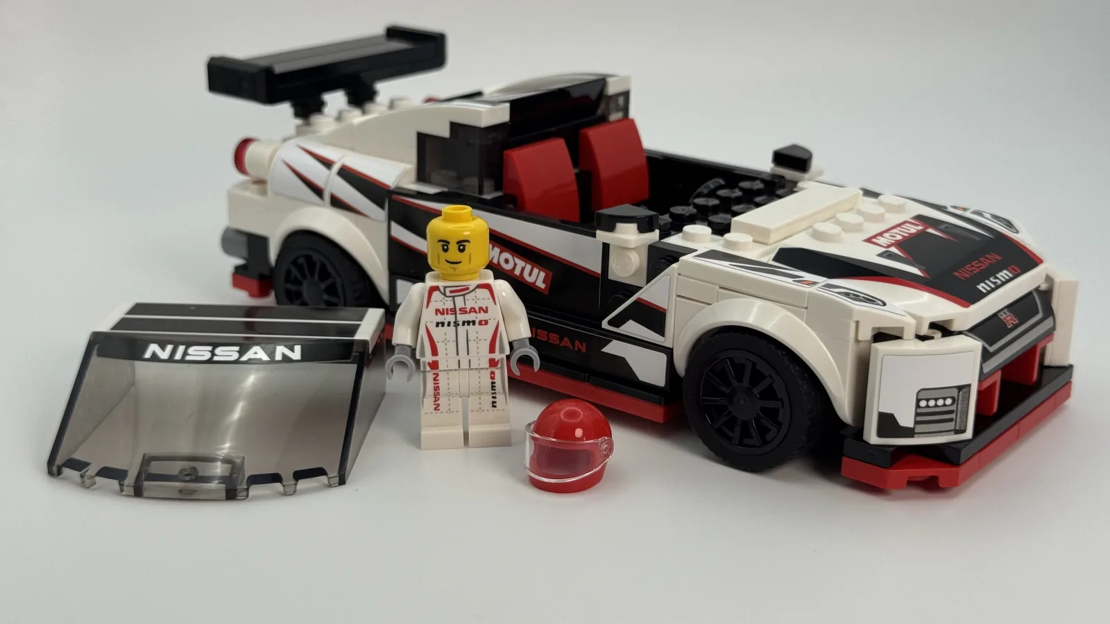 LEGO Speed Champion 76896 Nissan GT-R Nismo additional image 9 thumbnail