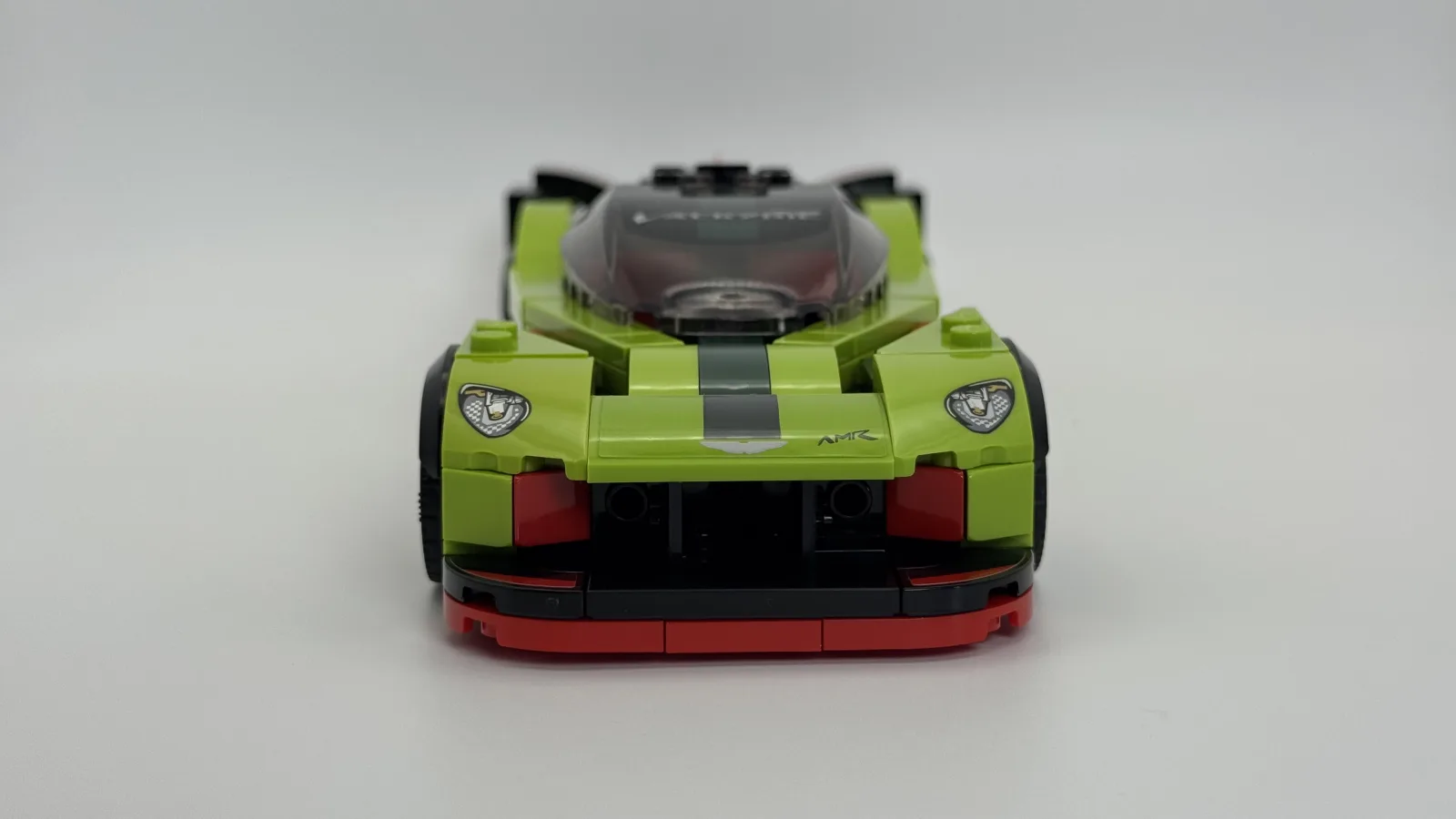 LEGO Speed Champions 76910 Aston Martin Valkyrie AMR Pro additional image 1 thumbnail