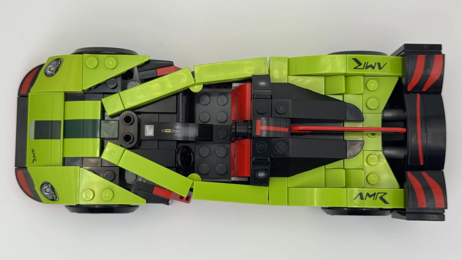 LEGO Speed Champions 76910 Aston Martin Valkyrie AMR Pro additional image 13 thumbnail