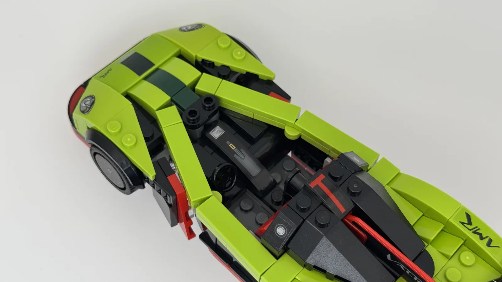 LEGO Speed Champions 76910 Aston Martin Valkyrie AMR Pro additional image 15 thumbnail