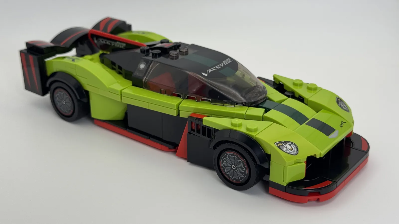 LEGO Speed Champions 76910 Aston Martin Valkyrie AMR Pro additional image 8 thumbnail