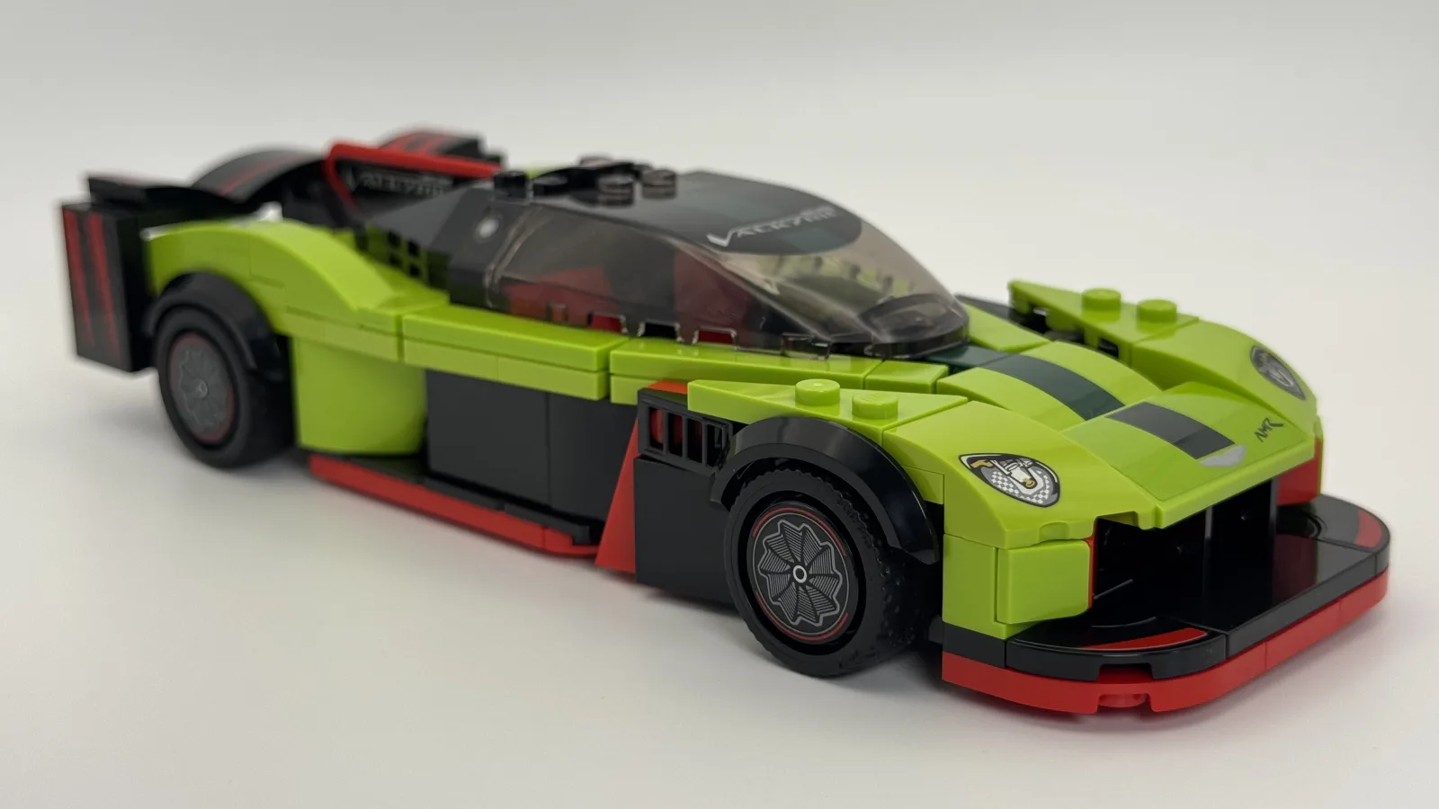 LEGO Speed Champions 76910 Aston Martin Valkyrie AMR Pro main image