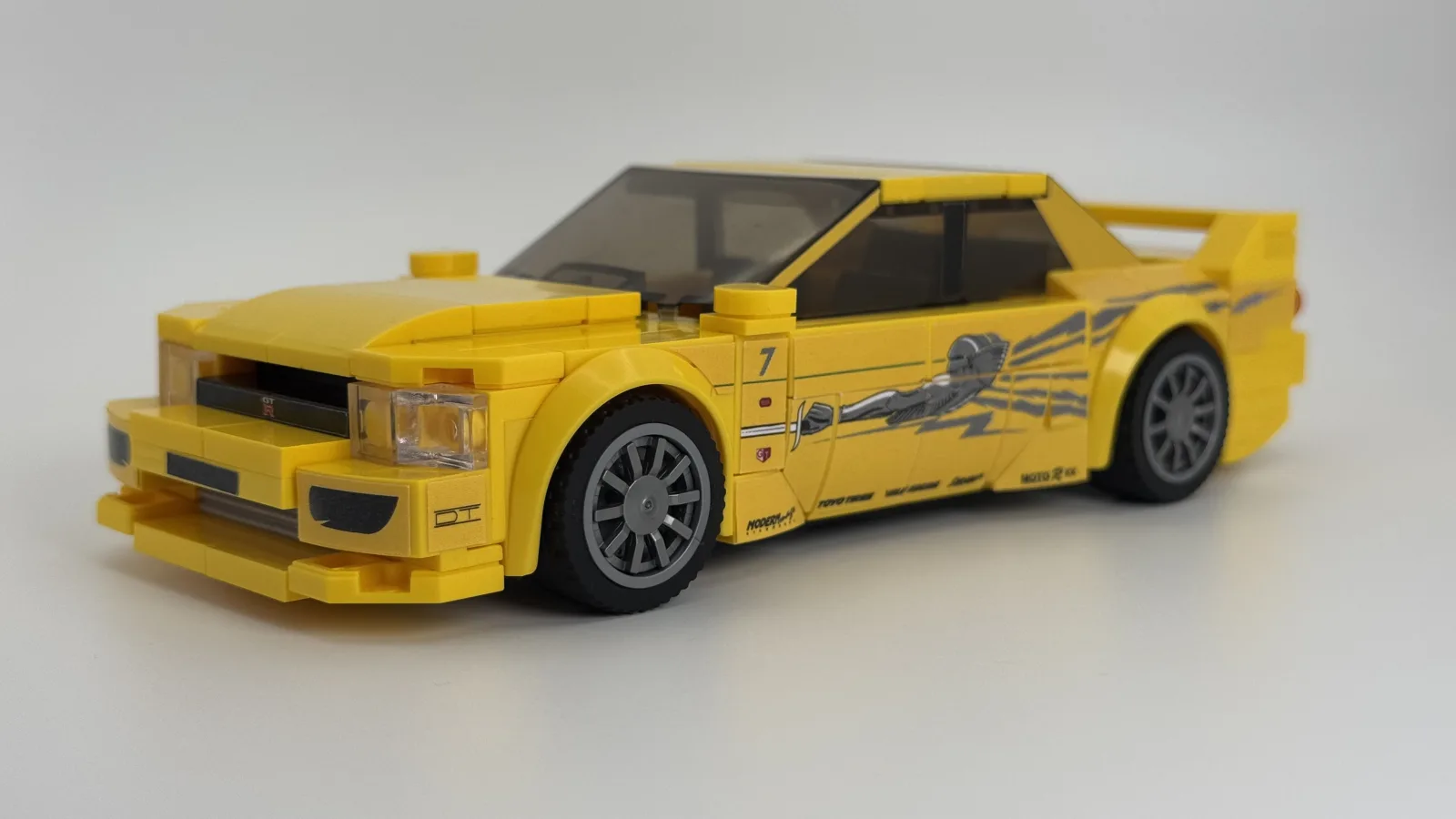 Fast & Furious Leon's Nissan Skyline GT-R R33 additional image 2 thumbnail